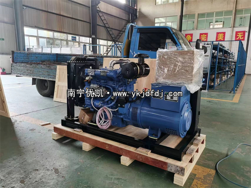 2023年10月27日，50kw華天柴油發(fā)電機(jī)組一體式ATS柜出口越南