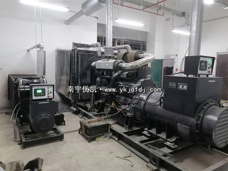 2024年1月25日，廣西融安項(xiàng)目100KW/800KW上柴發(fā)電機(jī)組到貨安裝