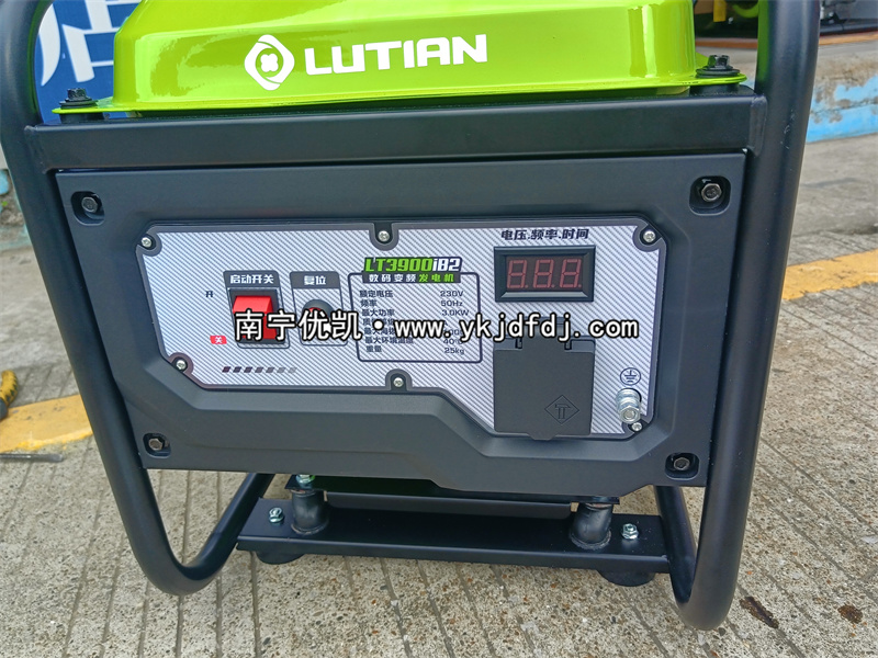 2024年6月28日，客戶到店自提一臺(tái)3KW汽油變頻發(fā)電機(jī)