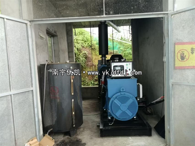 2024年8月5日，廣西大化項(xiàng)目300KW玉柴發(fā)電機(jī)組到貨安裝并通過(guò)驗(yàn)收