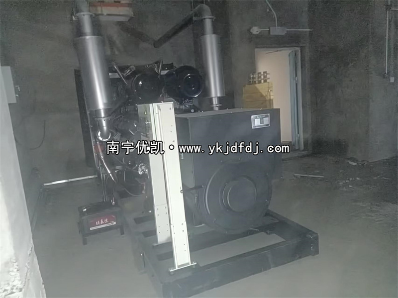 2024年3月25日，馬山高鐵站項(xiàng)目500kw凱普柴油發(fā)電機(jī)組安裝完成