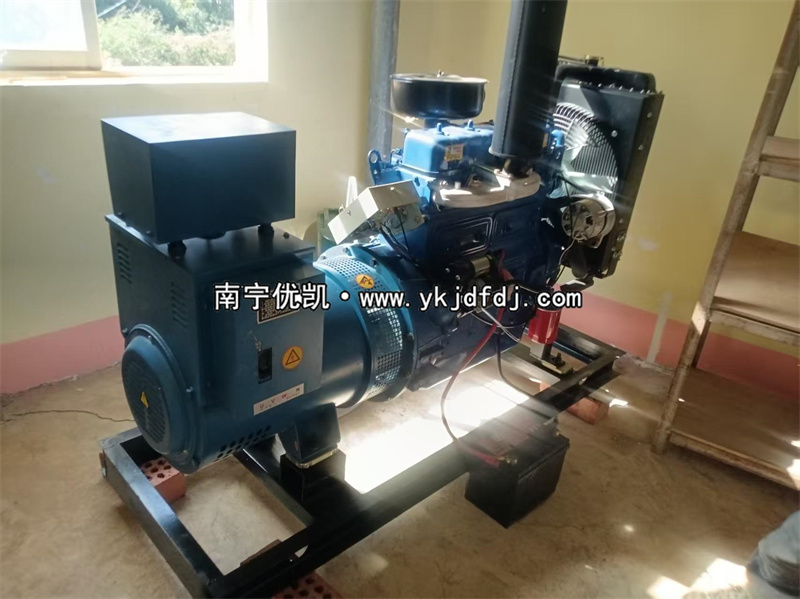 2025年11月26日，南寧項(xiàng)目30kw柴油發(fā)電機(jī)組到貨現(xiàn)場(chǎng)