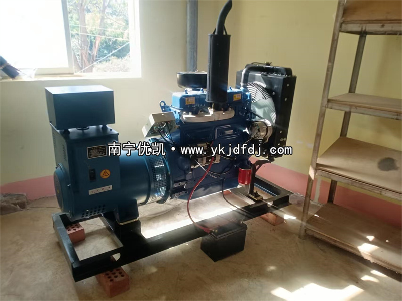 2025年11月26日，南寧項(xiàng)目30kw柴油發(fā)電機(jī)組到貨現(xiàn)場(chǎng)